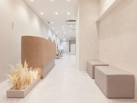 【なかもず】≪実働8時間≫≪月8日休み・土日休み可能≫≪社会保険完備≫≪営業中レッスン&早期デビュー可能≫デザインカラーも髪質改善も大人気のヘアサロン！！「LICO LUXBE 中百舌鳥店（リコラックスビーナカモズテン）」からアシスタント（美容師）の求人★☆