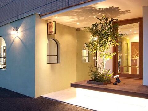 【同志社前】≪完全週休2日制≫≪20時迄に退勤可能≫レッスンは営業時間内にやるので時間の有効活用♪休みもしっかり取れてプライベートも充実！「Luana（ルアナ）」からアシスタント（美容師）の求人☆★☆