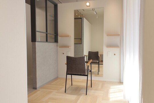 【JR西宮】≪日祝定休日≫≪女性専用サロン≫≪社会保険完備≫≪平日18時退社≫≪有給消化推奨サロン≫女性が永く活躍できるサロン！プライベートも大切にしながら働けます！「SOLUNA 西宮（ソルナニシノミヤ）」からスタイリスト（美容師）の求人☆☆