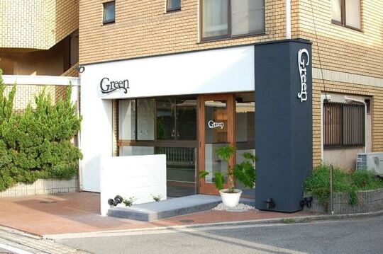 【西宮北口】≪面貸し≫≪完全自由出勤≫1人1席の少人数制なので、マンツーマンでじっくり施術できます！地域密着型のシェアサロン「Green（グリーン）」からスタイリスト（美容師）の求人☆★☆