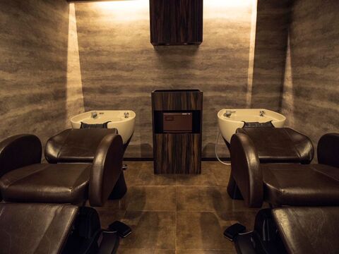 【宮之阪】≪JEBEL yamanoue店も同時募集≫≪18時までの営業時間≫≪土日休みOK≫≪社会保険完備≫最短2年でデビュー可能！営業時間内レッスン可能！成人式に携われる着付けも学べる！女性が働きやすい環境で、ライフワークバランスの取りやすいサロン！「JEBEL miyanosaka（ジュベルミヤノサカ）」からアシスタント（美容師）の求人☆☆