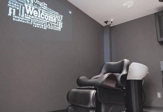 【北千住】≪完全週休2日制≫≪住宅手当あり≫髪質改善メニューで多くのお客様から支持されています！新規のお客様が多数来店！小規模少人数の高単価サロン！「Nerine 北千住駅東口学園通り店（ネリネキタセンジュエキヒガシグチガクエンドオリテン）」からスタイリスト（美容師）の求人☆★