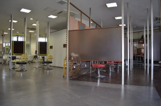 【国際医療福祉大学前】≪平均退勤時間19:30・月休8日・社会保険完備・≫頑張った分はお給与に反映！近隣にお住まいの方から愛され続けているトータルビューティーサロン「Hair make ORANGE 大川本店（ヘアメイクオレンジオオカワホンテン）」からアシスタント（美容師）の求人★☆