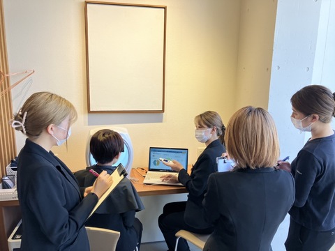 【平和通駅】≪月8,9日休み・ノルマなし・社会保険完備・実働8時間・休憩1時間あり・基本残業なし・育休産休実績あり≫充実の福利厚生！エステティシャンとして長く活躍できるサロン「Studio Rush 小倉店（スタジオラッシュコクラテン）」からエステティシャンの求人☆☆