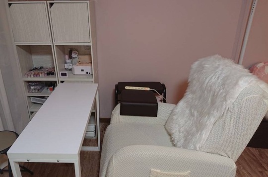 【石橋阪大前】≪土日休みOK≫≪完全自由出勤≫≪ブランクがある方でもOK≫≪20時迄に退勤可能≫≪最低保障給あり≫≪連休OK≫≪高還元率≫≪交通費支給あり≫サロンワークとプライべートが両立できる！ネイル＆エステ＆アイラッシュもあるトータルビューティーサロン！「マダムスミコ」からネイリスト（ネイル）の求人☆☆