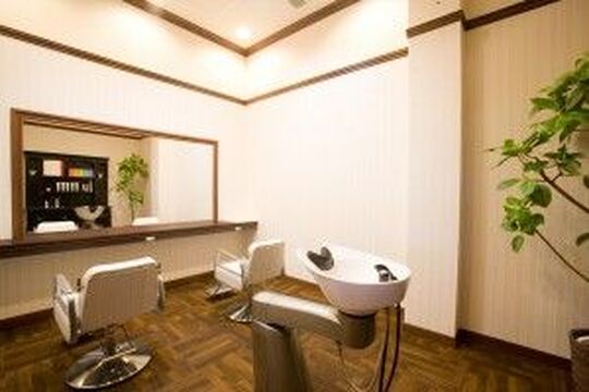 【相生山】≪託児所完備≫≪月給25万円〜≫≪社会保険完備≫働くママさんも大歓迎！前世代の方が働きやすいサロン環境を整えているサロン“Grand Beauty B’s緑店（グランドビューティービーズミドリテン）”からスタイリスト（美容師）の求人☆★