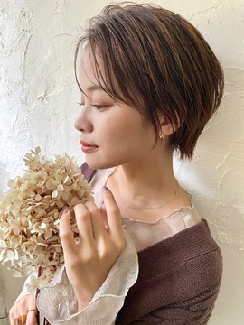 【JR吹田】≪月給20万円≫≪完全週休2日制≫≪20時退勤OK≫好条件で働ける！少人数制な地域密着型のヘアケア&髪質改善が人気なヘアサロン！「Loa（ロア）」からアシスタント（美容師）の求人☆★