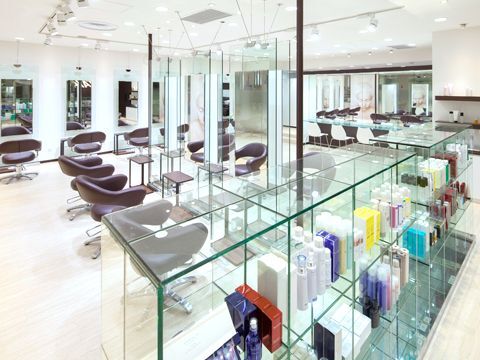 【大井町】＜完全週休2日制＞＜社会保険完備＞抜群の待遇を擁する全国に展開するTAYAグループ☆歴史ある会社なので充実の教育体制があり,技術をしっかり学んでもらえる環境です♪TAYA アトレ大井町店（タヤアトレオオイマチテン）からアシスタント（美容師）の求人☆★