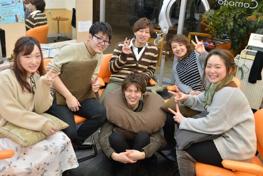 【川口】≪社会保険完備≫≪完全週休2日制≫≪月給25万円スタート≫充実した福利厚生アリ！！長くお仕事出来る環境のヘアサロン「comodo（コモド）」からスタイリスト（美容師）の求人☆★☆