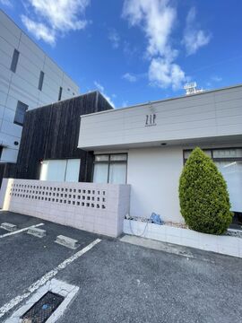 【荒本】≪月8,9日休み≫≪社会保険完備≫≪最短2年でデビュー可≫≪平均退社時間20時≫着付けも学べる環境あり！他店舗との交流も深く、いろんななスタイリストから技術を学べます◎「ZIP second（ジィップ セカンド）」からアシスタント（美容師）の求人☆★