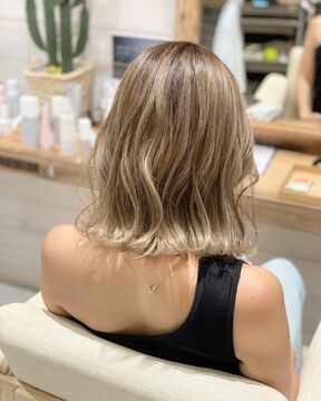 【三田駅】≪土日休み応相談≫≪交通費支給≫≪夏季・年末年始休暇あり≫営業中のレッスン可能！脱体育会系で自由度が高いお洒落な隠れ家サロン「Hair Life style LUKAHI（ヘアーライフスタイルルカヒ）」からアシスタント（美容師）の求人☆★