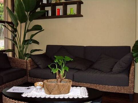 【箕面船場阪大前】≪月給20万円スタート≫≪実働8時間≫遅くまで残る事が無くプライベート充実！オーナーさんから直接指導で高いスキルを身に付けられます!!高待遇の地域密着型サロン「hair make Jima（ヘアーメイクジーマ）」よりアシスタント（美容師）の求人☆★☆