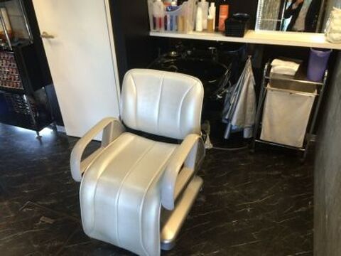 【西院】≪パート・アルバイト≫状況に応じて臨機応変に働いていく事が可能!!トップアシスタントレベルで時給が1,000円なのも嬉しいポイント♪hair purisila(ヘアー プリシラ)からアシスタント(美容師)の求人☆★☆