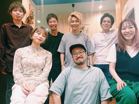 【江坂】≪完全週休2日制≫≪実働8時間≫≪社会保険完備≫ウィッグ代支給、営業中レッスンなど、充実の研修体制で早期に50万円以上稼げるスタイリストを目指せます！スタッフ同士仲が良いトレンドサロン！「Sourire by milly 江坂（スリールバイミリーエサカ）」からアシスタント（美容師）の求人☆★☆