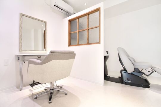 【武庫之荘】≪お休みの日数を選べる≫≪社会保険完備≫≪地域密着型サロン≫1ランク上のハイブリット型トータルビューティーサロン！新規やリピーターが多く、エイジングケアメニューが豊富なので高単価を目指せます！「Freya Total Beauty Salon（フレイアトータルビューティーサロン）」からスタイリスト（美容師）の求人☆★