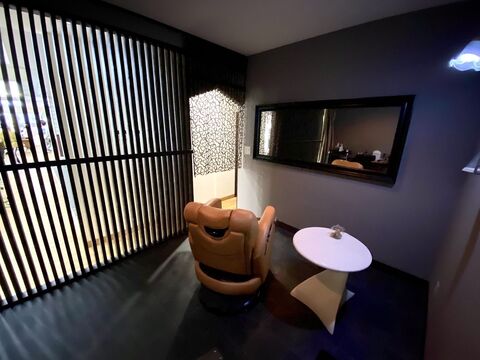 【柏駅】◆社宅完備・有給休暇あり・短期デビューを目指せる・社会保険完備◆全体でのレッスンは週に1回、営業中の練習も可能！某SNSコンサルタントをサロン負担で導入し、SNSに注力しているサロン「COVO（コーボ）」からアシスタント（美容師）の求人☆★