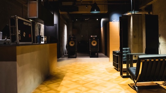 【博多駅東】≪毎週日曜日が定休日≫≪GW休暇あり≫個人でSNSを使って集客をする必要なし！美容室では珍しい日曜日が定休日！！プライベートも充実し、カッコいいメンズスタイルを作るヘアサロン「 MEN’S HAIR ARATANA 博多駅東店（メンズヘアーアラタナハカタエキヒガシテン）」からスタイリスト（美容師）の求人★★