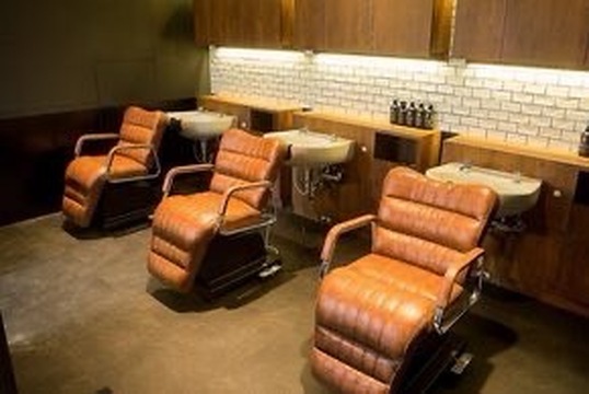 【南越谷】最大月30万円の保障給あり！◆業務委託or正社員の選択可能◆週1日〜でもOK！幅広い薬剤のラインナップも魅力！あなたのライフスタイルに合わせて働いてくださいRoots 南越谷店（ルーツミナミコシガヤテン）からスタイリスト（美容師）の求人☆★