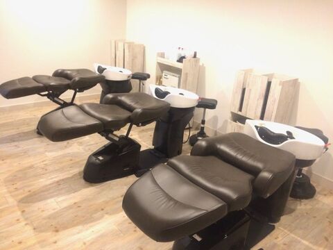 【西新発田】≪18:30時までに退勤OK≫≪営業中レッスンOK≫≪日祝休みOK≫≪社会保険完備≫充実した教育体制で安心して着実に成長できるサロン！「riche（リーチェ）」からアシスタント（美容師）の求人☆★