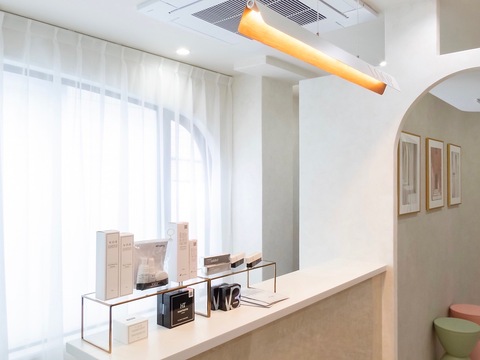 【貝塚駅】≪社会保険完備≫≪実働8時間≫≪月9日休み≫≪月2回土日休み可能≫管理美容師資格をお持ちの方は毎月1万円支給！また希望休や有給などプライベート充実のサロン！「LOOP 貝塚店（ループカイヅカテン）」からアイリスト（アイデザイナー・まつげエクステ）の求人☆☆