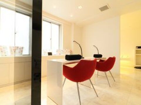 【本町】完全週休2日制で休日出勤や残業も無し！オンオフ切り替えて働ける環境が魅力的です！「CIL（シル）」からアイリスト（アイデザイナー・まつ毛エクステ）の求人☆☆