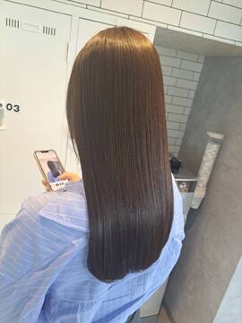 【沼津】≪指名50％／フリー40％還元≫≪日曜休みOK≫≪週1日～OK≫3つの雇用形態から選べる！頑張ったらそのままお給料に反映されます！福利厚生や現場の商材が充実しており、働きやすさ抜群！高濃度水素の力を使ったトリートメントに力を入れているサロンの「Bamboo grass BLEU（バンブーグラスブル）」スタイリスト（美容師）の求人☆★