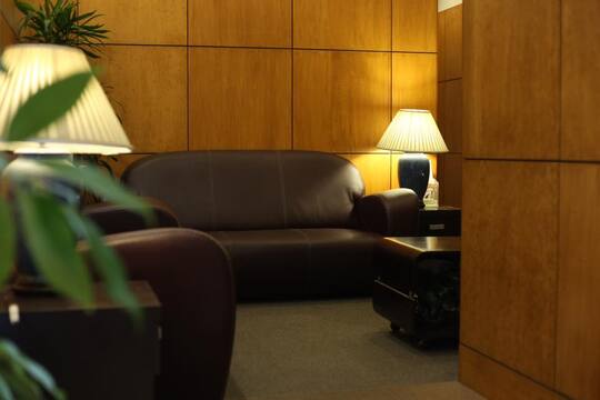 【川西能勢口】≪社会保険完備≫≪有給休暇消化率100％≫美容師としてどんどん成長できる環境があります！歩合でしっかり稼いでプライベートも充実可能！「FREEZ 川西店（フリーズカワニシテン）」からスタイリスト（美容師）の求人☆★