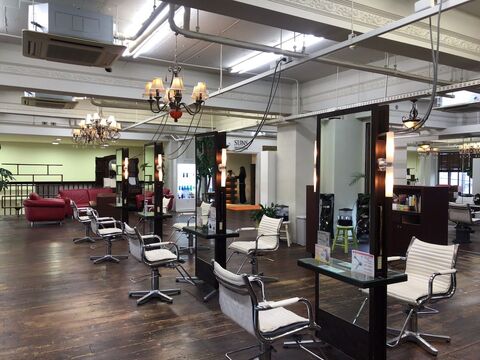 【庚午北】≪社会保険完備≫≪最短2年以内にデビュー可能≫≪有給休暇あり≫働きやすい環境と福利厚生が整ってます！美容師として幅広く活躍できる「SUNS impressa（サンズインプレッサ）」からアシスタント（美容師）の求人☆★