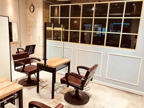 【池袋】■正社員・業務委託の選択制■月給25万円〜■月8日休み以上相談可能■社会保険完備■幅広いメニューと薬剤のラインナップ！ぜひ一度どんな働き方がしたいかご相談ください！elena（エレナ）からスタイリスト（美容師）の求人☆★