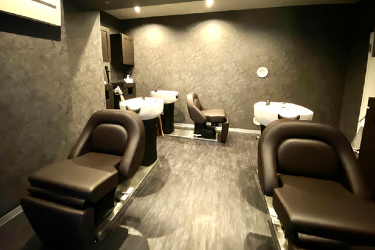 【中野駅】≪完全マンツーマン接客・新規のお客様の入客チャンス多数！・デザインカラーがウリ≫落ち着いた雰囲気の今どきな空間で働きたい方にピッタリ！「Addi（アディ）」からスタイリスト（美容師）の求人☆★