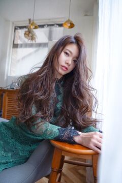 【薬院大通駅】≪月給30万円〜≫≪入客チャンス≫幅広い世代のお客様に似合うスタイルを提案！お客様との距離が近く親身になった接客ができる小規模のヘアサロン「Libeau（リビュー）」からスタイリスト（美容師）の求人★☆