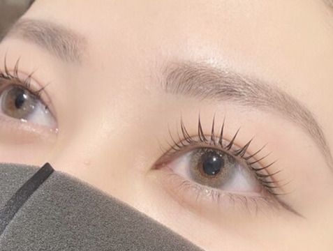 【東新宿】≪完全自由出勤制≫≪髪色、ネイル自由≫≪未経験・新卒生歓迎≫好きな時間に出勤できる！頑張った分だけ還元されるサロンです！「SENSE OF BEAUTY 東新宿店（センスオブビューティーヒガシシンジュクテン）」からアイリスト（まつげエクステ・まつげパーマ・アイブロウ）の求人☆★☆