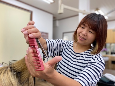 【左石】≪日曜定休あり・社会保険完備・子育て中の美容師さん大歓迎・1日3時間、週3日から勤務OK・着付けも学べる≫髪質改善を中心としたメニューを提供し、幅広い世代のお客様がご来店されています！アットホームな雰囲気でお客様と一緒に楽しく働けるサロン「美髪専門 salon do pepe（ビハツセンモンサロンドペペ）」からスタイリスト（美容師）の求人☆☆