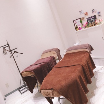 【橋本】≪産休育休実績あり・休日数選択制・髪型ネイル自由≫整った研修制度で未経験の方でも安心！プライベートとの両立ができるサロン「Lnail×Blanc アリオ橋本店（エルネイルブランアリオハシモトテン）」からアイリスト（まつ毛エクステ・アイデザイナー）の求人☆☆