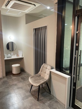 【池袋】≪月8,9日休み≫≪土日休み可能≫≪完全マンツーマン施術≫≪未経験・新卒可能≫年齢の近い仲間と楽しくスキルアップ！20代中心のアットホームなサロンで、オシャレを楽しみながら働き成長できるサロン！「L'aube（ローブ）」からアイリスト（まつげエクステ・まつげパーマ・アイブロウ）の求人☆☆