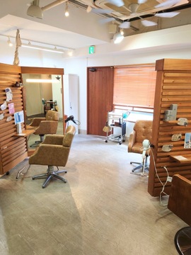 【西明石】≪社会保険完備≫≪月8.9日休み≫≪ブランク明けでもok≫≪誕生日休暇あり≫≪長期休暇あり≫充実している教育カリキュラムと休暇制度で、プライベートも大切にしながら、スタイリストを目指せます！「CASE＋GREEN（ケースプラスグリーン）」からアシスタント（美容師）の求人☆★