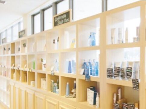 【春日】福岡を中心に8店舗展開する最先端サロン★BEAUTY×LIFESTYLEをコンセプトにしたオトナ女性のためのトータルビューティーサロン”SARA（サラ）”からスタイリスト（美容師）の求人★☆