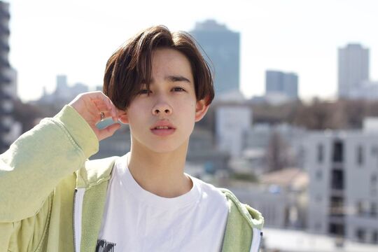 【表参道】◆完全週休2日制・有給休暇あり・社会保険完備◆CM撮影や雑誌撮影、イベントでのヘアメイクもこなすトレンドサロン！入客チャンスが多いので、顧客へ繋げやすい「freera 表参道店（フリーラオモテサンドウテン）」からスタイリスト（美容師）の求人☆★