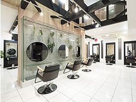 【鎌ヶ谷駅】◇◆日曜休みあり・月8日休み・産休育休制度あり・社会保険完備◆◇月給25.5万円スタートと抜群の好待遇が人気！サロンワーク以外の活動も盛んで、美容師としての職業を思いっきり楽しめます♪“GRAND TRUTH  鎌ヶ谷店（グランドトゥルースカマガヤテン）からスタイリスト（美容師）の求人★☆