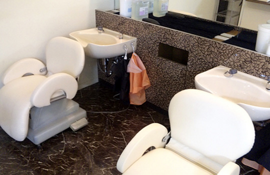 【小倉】≪3ヶ月に1度ボーナスあり≫店舗展開するファミリー層に人気のヘアサロン☆少人数制で地域密着&楽しくノビノビ働ける環境☆独立支援あり！hairs BERRY 小倉店（ヘアーズベリーオグラテン）からスタイリスト（美容師）の求人★☆