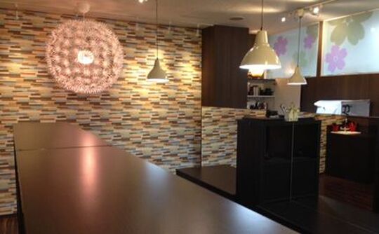 【北24条】≪社会保険完備・高月給スタート・月休8日≫ブランクがある方も大歓迎！長く安心してお仕事が出来る環境のお店です！幅広い年代のお客様から愛されているヘアサロン「さくらヘアー 北24条店（サクラへアーキタニジュウヨンジョウテン）」からスタイリスト（美容師）の求人★☆