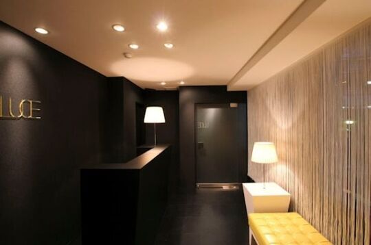 【三宮】オーナーさんからしっかり技術を学ぶことが出来るので、確実に成長していける環境★黒を基調としたオシャレな少人数 アットホームなサロン“LUCE（ルーチェ）”からアシスタント（美容師）の求人☆★