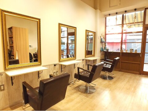 【鶴見】≪完全週休2日制≫≪選べる雇用形態≫≪店販賞与あり≫≪夏季休暇あり≫大人女性向けのおしゃれサロン！福利厚生も充実しており、働きやすい環境が整っています！「hair's ROSSO TERRACE（へアーズロッソテラス）」からスタイリスト（美容師）の求人☆☆