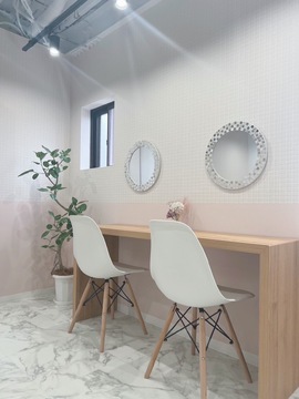 【京都駅】≪完全週休2日制≫≪社会保険完備≫≪有給休暇あり≫≪髪色ネイル自由≫営業時間内レッスン可能！まつエク以外にもまつ毛パーマやアイブロウも学べるサロン！最新トレンド発信サロン「_i hair&eye（アイヘアアンドアイ）」からアイリスト（まつげエクステ・まつげパーマ・アイブロウ）の求人☆★