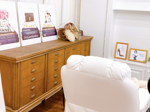 【京成千葉】≪髪型ネイル自由・土日休み相談可能・研修中もお給料あり≫豊富なメニューと似合わせ技術がウリ！丁寧なカウンセリングでお客様としっかり向き合えるサロン「Blanca by MOI 千葉店（ブランカバイモイチバテン）」からアイリスト（まつ毛エクステ・アイデザイナー）の求人☆☆