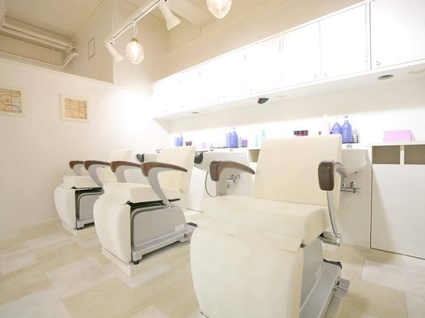 【西宮北口】■月25万円保証あり■完全マンツーマン接客■ ≪フリーも指名も50％~53％還元≫により高収入が可能！週休2日制、時短勤務などもOK！髪質改善メニューが人気！ママさん美容師も大歓迎！「Baby Fairy 西宮北口店（ベビーフェアリーニシノミヤキタグチテン）」からスタイリスト（美容師）の求人☆★