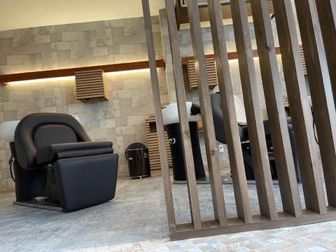 【諏訪】≪完全週休2日制・社会保険完備・残業なし≫仕事とプライベートどちらも充実！！アットホームな雰囲気で誰もが気軽に髪をキレイにできるヘアサロン「ORiVER（オリバー）」からアシスタント（美容師）の求人☆☆