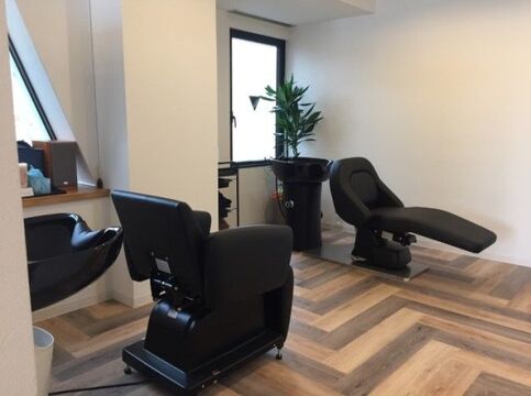 【塚口】≪技術売上の42％還元＋指名料全額バック≫入客チャンスあり◎マンツーマンでお客様にしっかり施術出来ますよ★スタッフ同士も仲が良く、アットホームなサロン“LiL’ 塚口店（リルツカグチテン）”からスタイリスト（美容師）の求人★☆