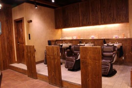 【JR草津駅】≪日祝休みOK≫≪月8日休み≫≪社会保険完備≫≪月給18万円スタート≫住宅手当あり！この他にもたくさんの嬉しい待遇あり！！オーナーさんやスタッフさんの雰囲気が明るく働きやすいtips calm 草津（ティップスカームクサツ）からアシスタント（美容師）の求人☆☆