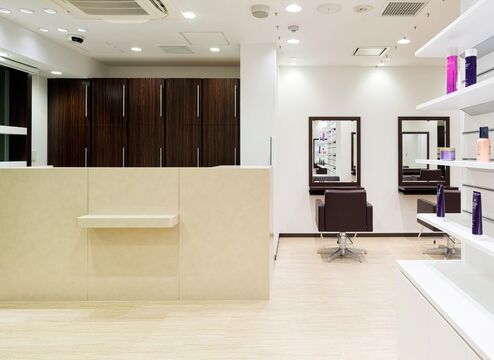 【三軒茶屋】＜完全週休2日制＞＜社会保険完備＞抜群の待遇が◎全国に展開するTAYAグループ☆充実の教育体制があり安心して美容師を続けられる環境です♪プライベートも充実♪TAYA 三軒茶屋店（タヤサンゲンヂャヤテン）からアシスタント（美容師）の求人☆★